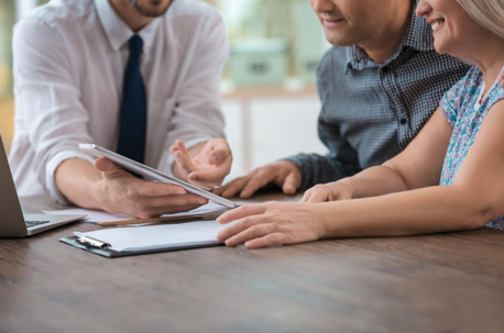 couple receiving professional quote